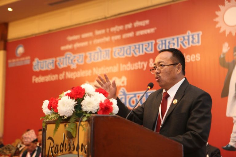 संसदमा साँवाको प्रश्न: जनप्रतिनिधिलाई बद्नाम गर्ने ठेकेदार कहाँ छन् ?